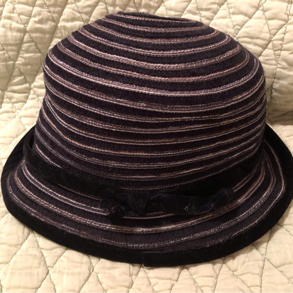 Miss Bierner Bucket hat - Picture 4 of 4